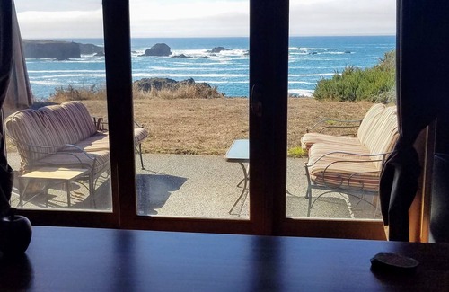 Caspar House | Custom Built Extended Stay Gated Estate on the Edge of Caspar Anchorage Bay