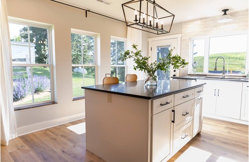 Manhattan House | Custom, Countryside Barndominium for Multi-Family near Bozeman with Hot Tub