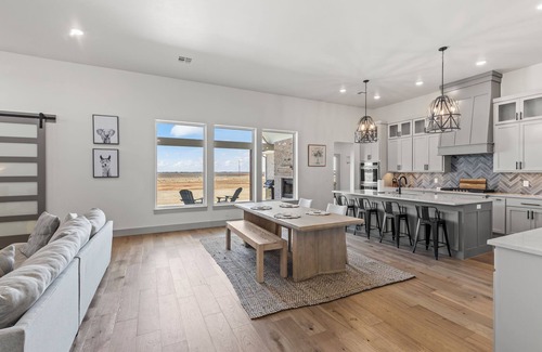 Guthrie House | Custom Farmhouse stay in Guthrie