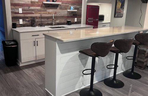 Saratoga Springs House | Custom home 5 min from track