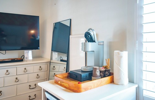 Historic Seaport Apartment | Custom House Inn | 8 BR Suite Compound on Duval!