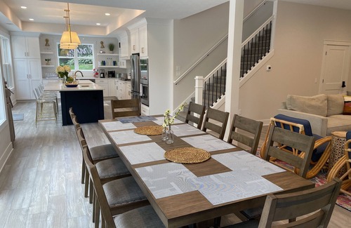Fennville House | Custom Luxury Home! Huge heated pool, hot tub, all sports lake, min to Saugatuck