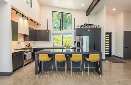 Port Angeles House | Custom modern home near Olympic National Park