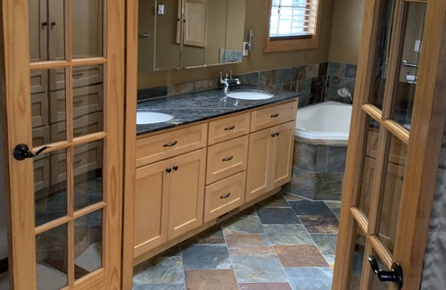 Oak Harbor House | Custom/Spacious 4 bedroom