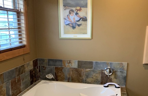 Oak Harbor House | Custom/Spacious 4 bedroom