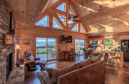 Whittier Cabin | Customer Appreciation Year! See Discount information in Ad