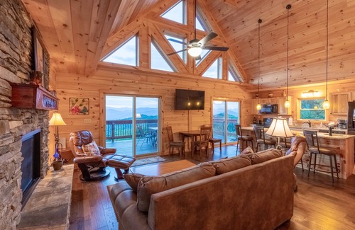 Whittier Cabin | Customer Appreciation Year! See Discount information in Ad