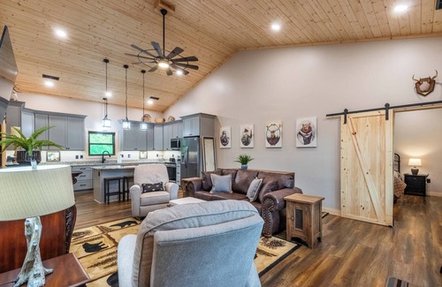 Whittier Cabin | Customer Appreciation Year! See Discount information in Ad