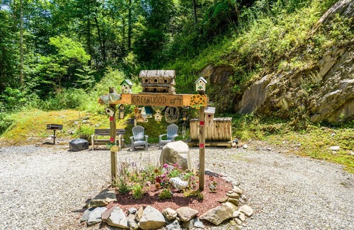 Almond Cabin | Customer Appreciation Year! Get a free night!