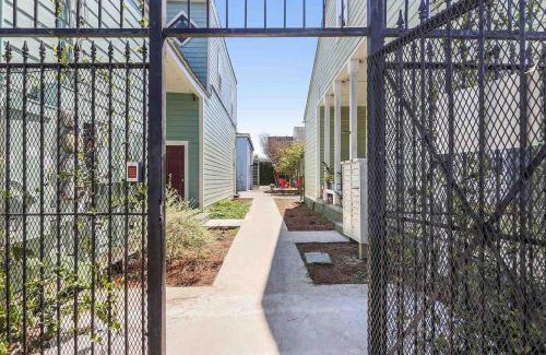 South 7th Ward Apartment | Cute 1bed 1bath 4blocks from French Q, steps to Jazz and music venues