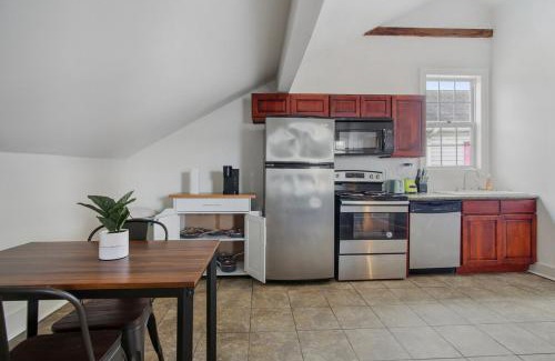 South 7th Ward Apartment | Cute 1bed 1bath 4block French Q near Bourbon St and Jazz venues