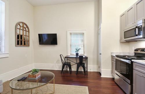 South 7th Ward Apartment | Cute 1bed 1bath 4blocks from French Q near Bourbon St and steps to Jazz Venues