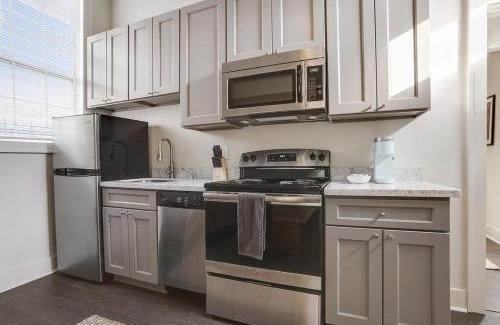 South 7th Ward Apartment | Cute 1bed 1bath 4blocks from French Q, near Bourbon St and steps to Jazz Venues