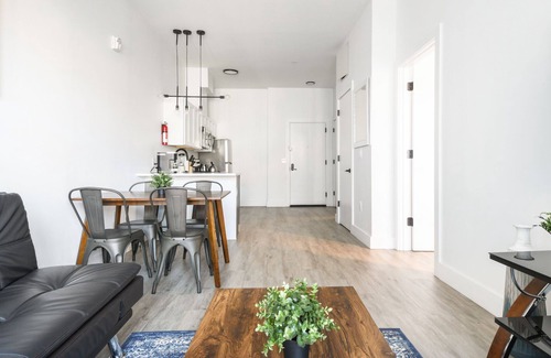 Elizabeth Apartment | Cute 1BR Next to Airport 6605