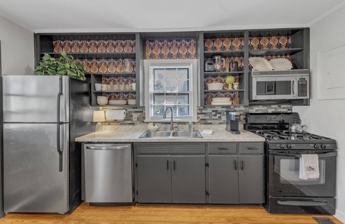 Southwest Raleigh House | Cute 2-bedroom bungalow in downtown Raleigh