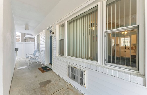 North Wildwood Condo | Cute 2-bedroom condo remodel with pool in North Wildwood 2 Short Block to beach