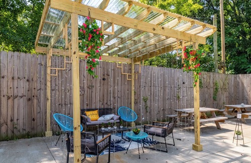Cooper-Young Historic District House | Cute 2 bedroom close to downtown and walking distance to restaurant