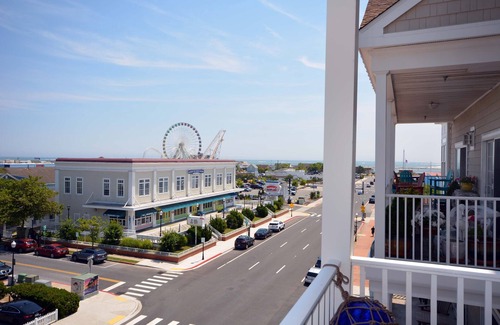 Ocean City Condo | Cute 2-bedroom condo with adorable coastal decor and free WiFi located downtown on the bayside and just two blocks to the beach and Boardwalk!