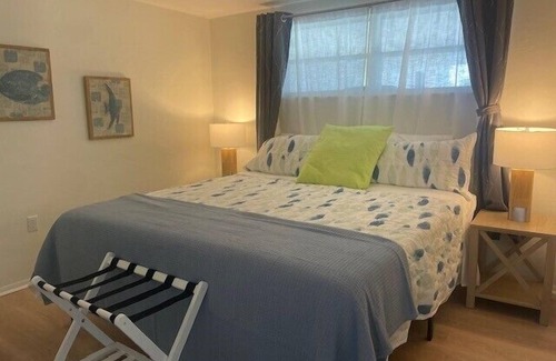 South Gate Ridge House | Cute 2 bedroom home close to it all.