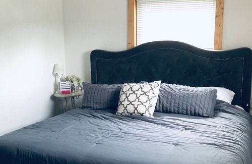 Libby House | Cute 2 bedroom home located in downtown libby