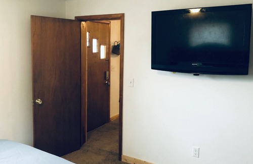 Libby House | Cute 2 bedroom home located in downtown libby