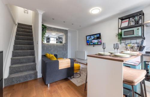Woolwich House | Cute 2 Bedroom House - 10 Min Walk to Woolwich DLR & Elizabeth Line - Netflix - Espresso Machine