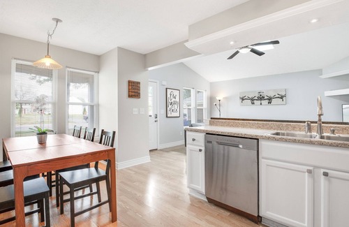 Columbus House | Cute and Cozy 3 Bedroom Ranch Home w/Deck and Fenced Yard