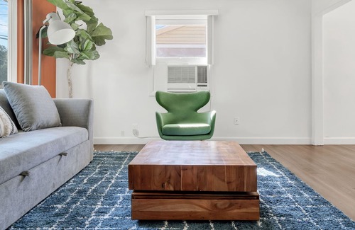 Claremont House | Cute and Cozy 5 min to Colleges