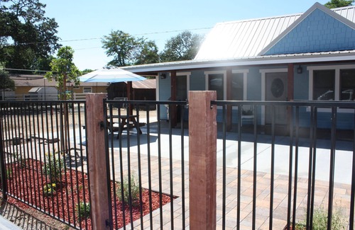 Templeton House | Cute and cozy two bedroom house in beautiful downtown Templeton California. .