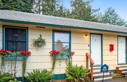 Nahcotta Hotel | Cute as a Clam Cottage Room 5