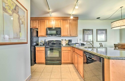 Honokowai Apartment | Cute Beachfront Condo w/Lanai & Resort Pools