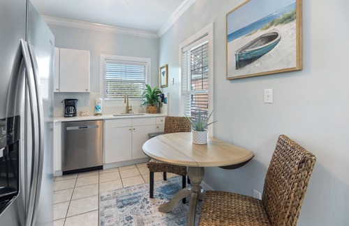 Ono Island Condo | Cute Bungalow! Awesome Amenities! The Best Pool! 3 Minutes To White Beach!