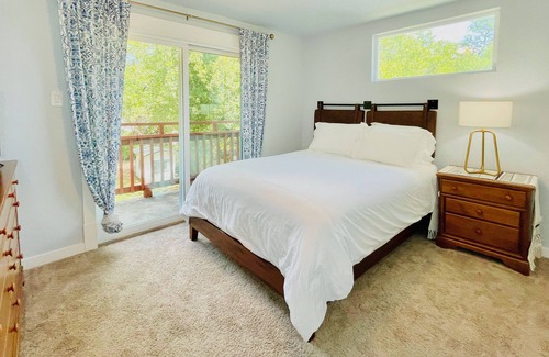 Government Hill House | Cute Bungalow in Government Hill - 5 mins to Pearl & 7 to riverwalk and downtown