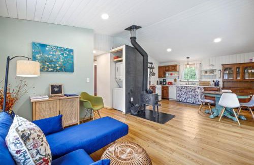 Surry House | Cute Cabin in the Woods
