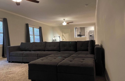 Crestwood South House | Cute, clean, and cozy minutes to downtown Birmingham. With large kitchen/den.