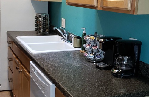 Miracle Manor Condo | 💖Cute, Clean & Comfy | AC&Pool | Near GEM Show&UofA💖