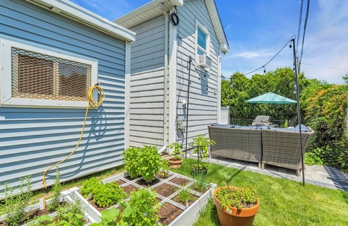 Lake Como Cottage | Cute & Clean Cottage! Near downtown, restaurants and beach!