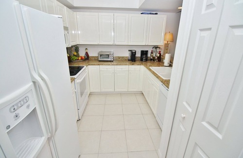 New Smyrna Beach Condo | Cute Coastal Condo in Oceanwalk! Perfect for Large Families.