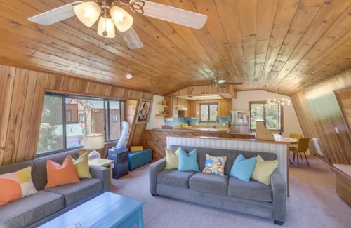 Pine Mountain Club Cabin | Cute colorful alpine cabin with Hot Tub!
