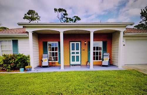 Port Charlotte - Charlotte Harbor House | Cute, comfy, convenient 2-bedroom house in fantastic Port Charlotte