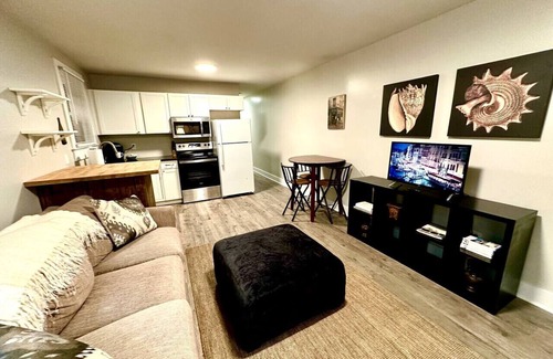 Downtown Apartment | Cute Condo Near Downtown