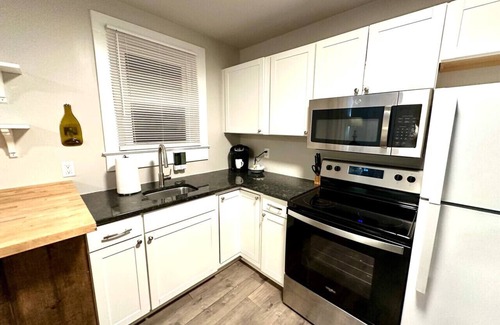 Downtown Apartment | Cute Condo Near Downtown