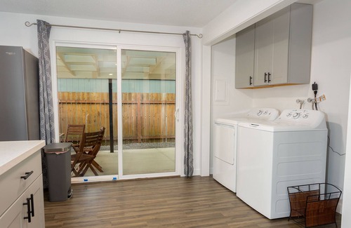 Lakewood House | Cute Convenient Lakewood Retreat