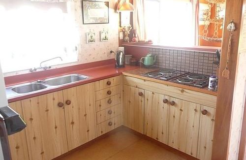 Cooks Beach House | Cute Cottage - Cooks Beach Bach