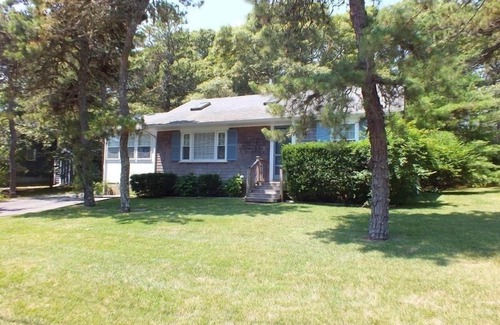 South Chatham House | Cute Cottage - Half Mile to Nantucket Sound! (1976)