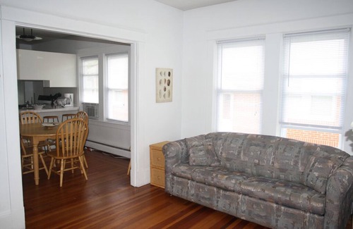 Narragansett Pier House | Cute Cottage Located in the Heart of the Pier