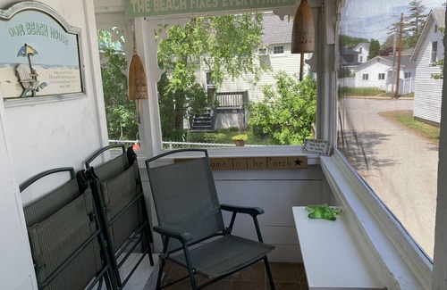 Old Orchard Beach Cottage | Cute cottage only a 10 min walk to the beach.