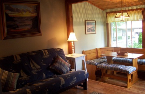 York Beach Cottage | Cute cottage very close to Short Sands Beach & Town