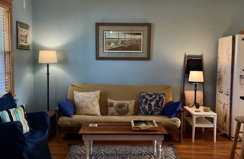 Morehead City House | Cute cottage within walking distance to historic downtown Beaufort, NC.