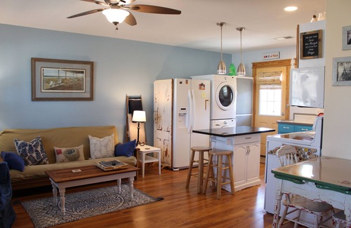 Morehead City House | Cute cottage within walking distance to historic downtown Beaufort, NC.